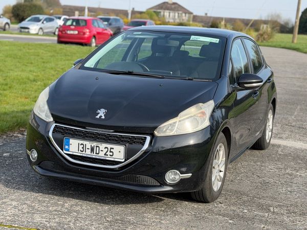 Peugeot 208 Hatchback, Petrol, 2013, Black