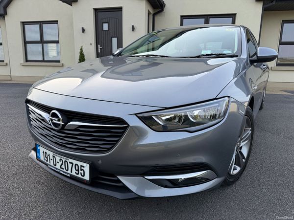 Opel Insignia Hatchback, Diesel, 2019, Grey