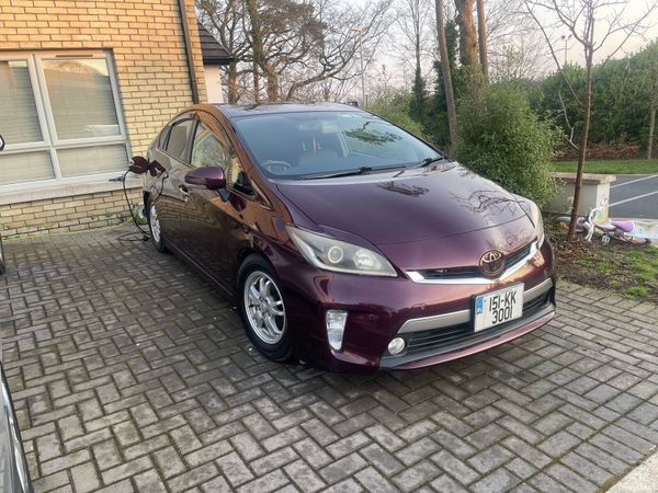 Toyota Prius Hatchback, Petrol Hybrid, 2015, Purple