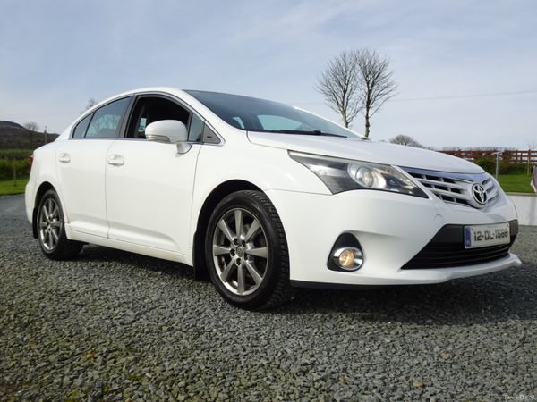 Toyota Avensis Saloon, Diesel, 2012, White