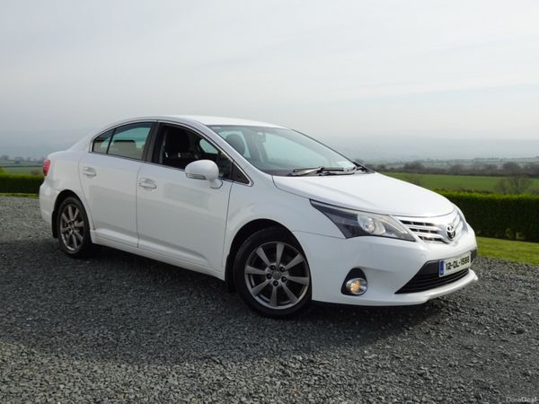 Toyota Avensis Saloon, Diesel, 2012, White