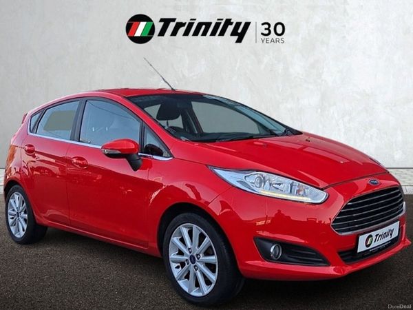 Ford Fiesta Hatchback, Petrol, 2017, Red