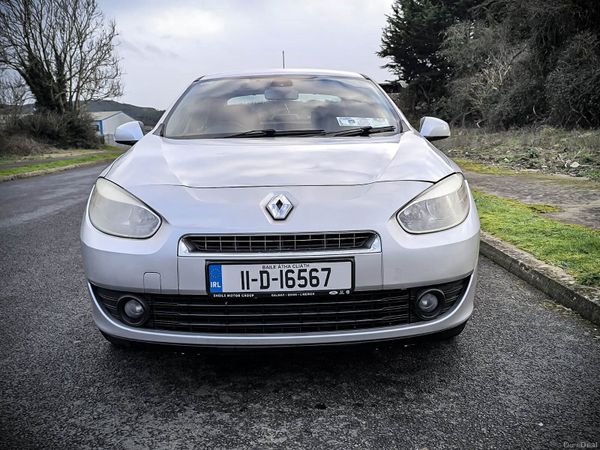 Renault Fluence Saloon, Diesel, 2011, Silver