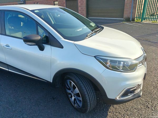 Renault Captur Hatchback, Petrol, 2018, White