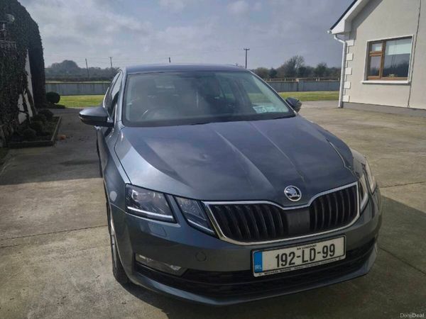 Skoda Octavia Saloon, Diesel, 2019, Grey