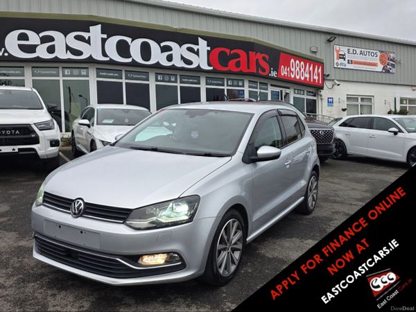 Volkswagen Polo Hatchback, Petrol, 2016, Silver