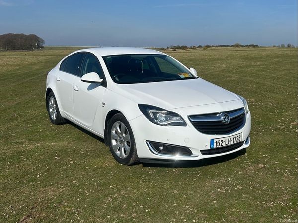 Vauxhall Insignia Hatchback, Petrol, 2015, White