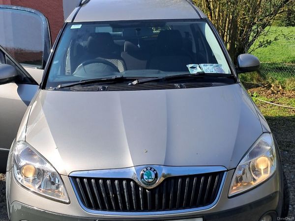 Skoda Roomster MPV, Petrol, 2012, Beige