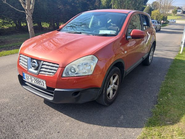 Nissan Qashqai Hatchback, Petrol, 2007, Red