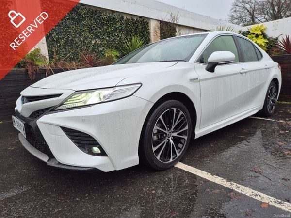 Toyota Camry Saloon, Petrol Hybrid, 2020, White