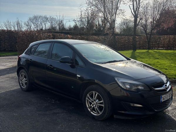 Opel Astra Hatchback, Diesel, 2014, Black