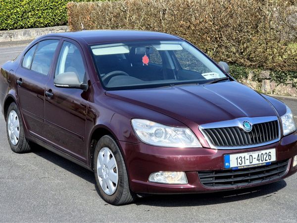Skoda Octavia Saloon, Petrol, 2013, Red