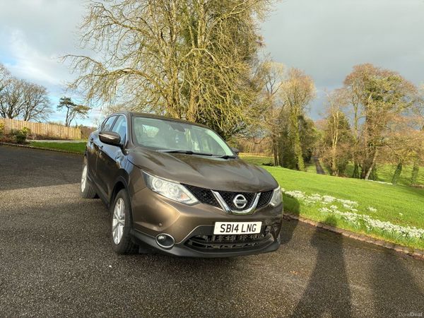 Nissan Qashqai SUV, Diesel, 2014, Beige