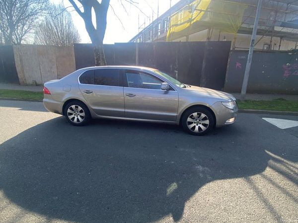 Skoda Superb Saloon, Diesel, 2010, Beige
