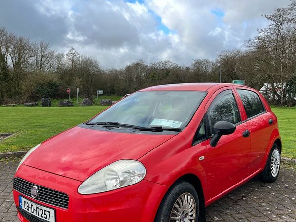 Nissan Micra Hatchback, Petrol, 2012, Black