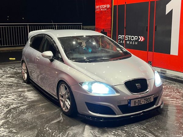 SEAT Leon Hatchback, Diesel, 2011, Silver