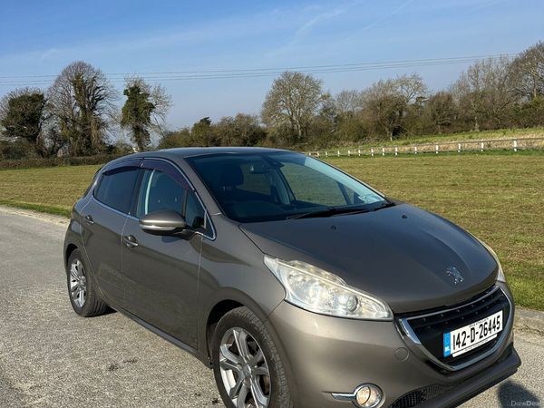 Peugeot 208 Hatchback, Petrol, 2014, Grey