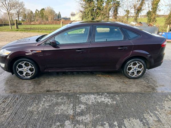 Ford Mondeo Hatchback, Diesel, 2008, Red