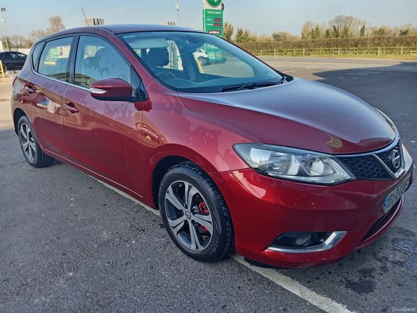 Nissan Pulsar Hatchback, Diesel, 2015, Red