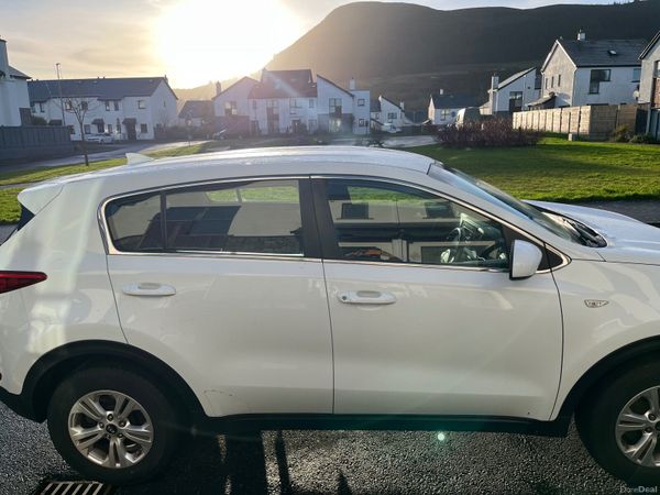 Kia Sportage SUV, Diesel, 2016, White