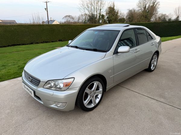 Lexus IS Saloon, Petrol, 2001, Silver