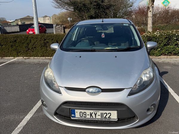 Ford Fiesta Hatchback, Petrol, 2009, Silver
