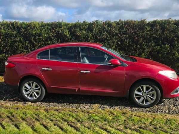 Renault Fluence Saloon, Diesel, 2013, Red