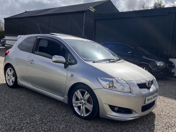 Toyota Auris Hatchback, Diesel, 2008, Silver