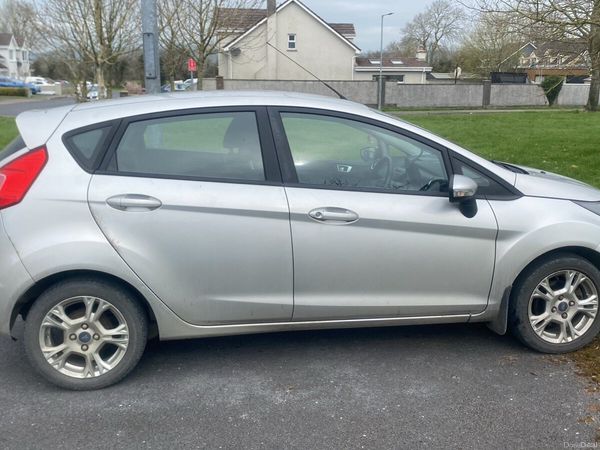 Ford Fiesta Hatchback, Diesel, 2014, Silver