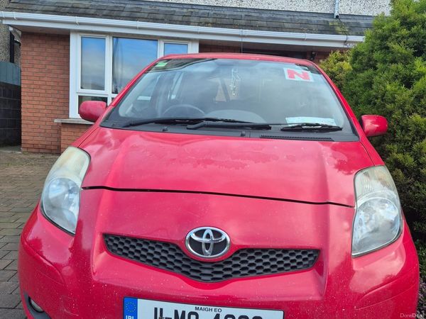 Toyota Yaris Hatchback, Petrol, 2011, Red