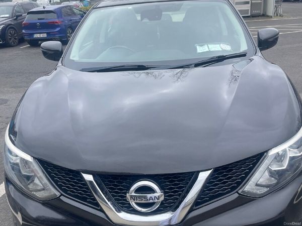 Nissan Qashqai Hatchback, Diesel, 2015, Black