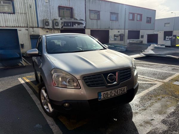 Nissan Qashqai Hatchback, Petrol, 2009, Silver
