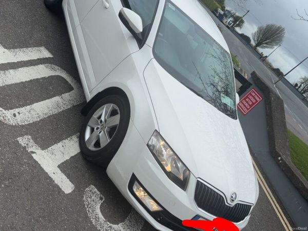 Skoda Octavia Saloon, Diesel, 2017, White