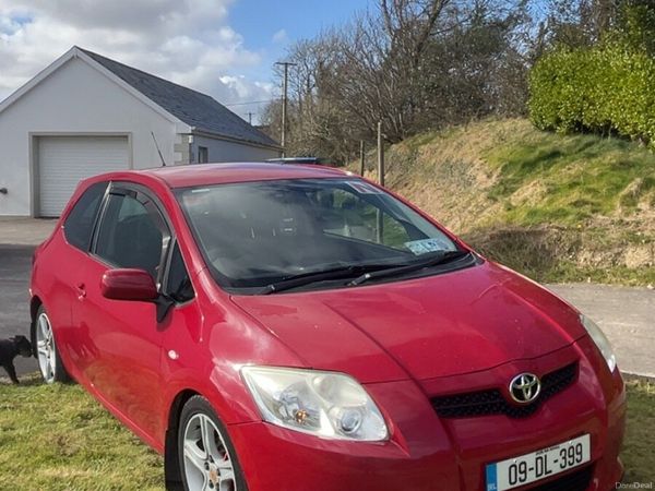 Toyota Auris Hatchback, Diesel, 2009, Red