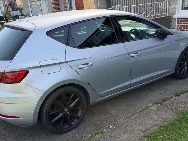 SEAT Leon Hatchback, Petrol, 2020, Silver