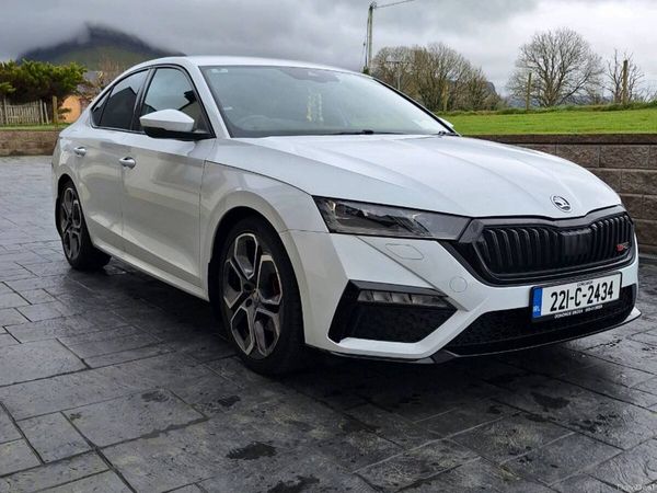 Skoda Octavia Saloon, Diesel, 2022, White