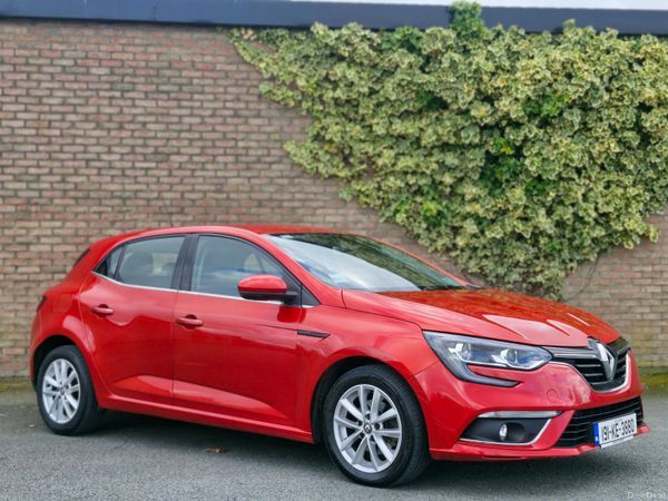 Renault Megane Hatchback, Petrol, 2019, Red