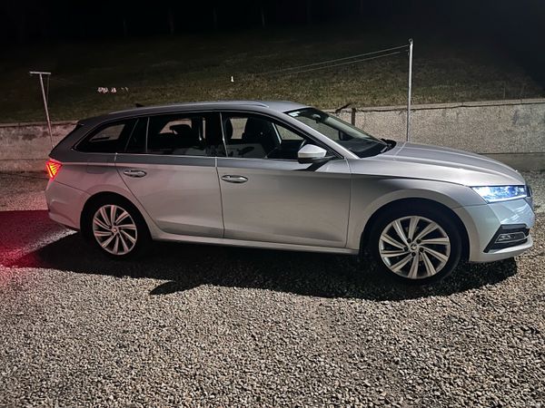 Skoda Octavia Estate, Diesel, 2023, Grey