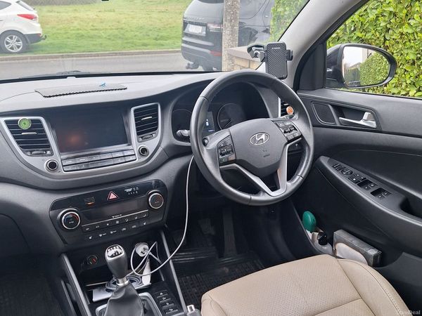 Hyundai Tucson SUV, Diesel, 2015, Black