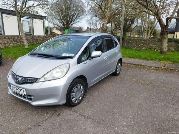 Honda Fit Hatchback, Petrol, 2012, Silver