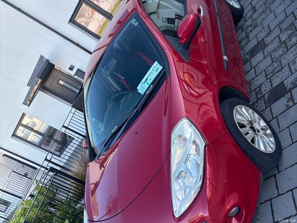 Renault Clio Hatchback, Ethanol Petrol, 2011, Red