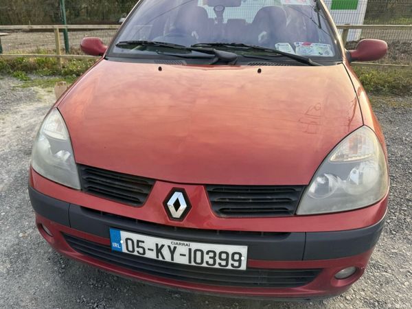 Renault Clio Hatchback, Petrol, 2005, Red