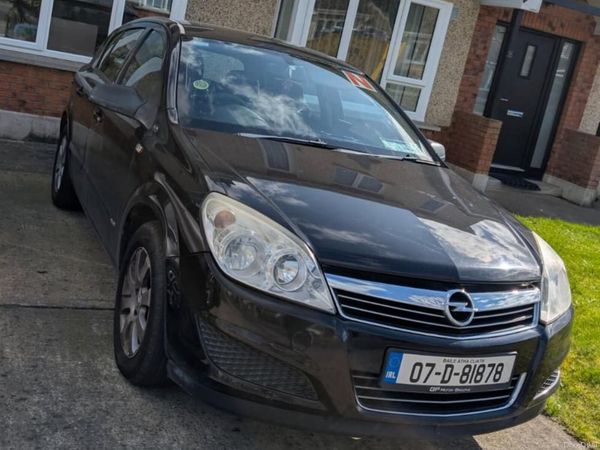 Opel Astra Hatchback, Petrol, 2007, Black