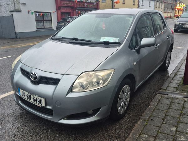 Toyota Auris Hatchback, Petrol, 2009, Silver