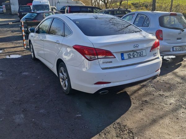 Hyundai i40 Saloon, Diesel, 2012, White