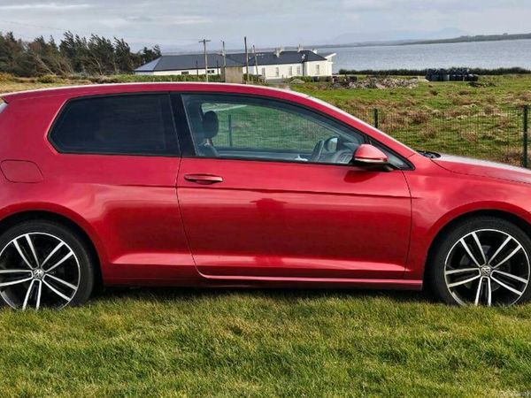 Volkswagen Golf Hatchback, Diesel, 2015, Red