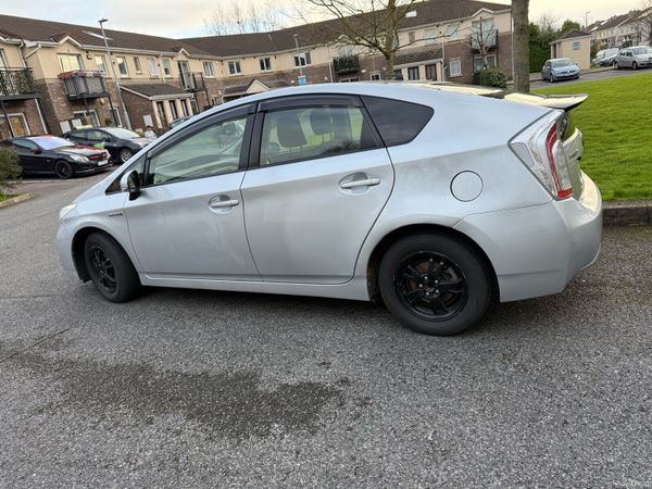 Toyota Prius Hatchback, Petrol Hybrid, 2016, Silver