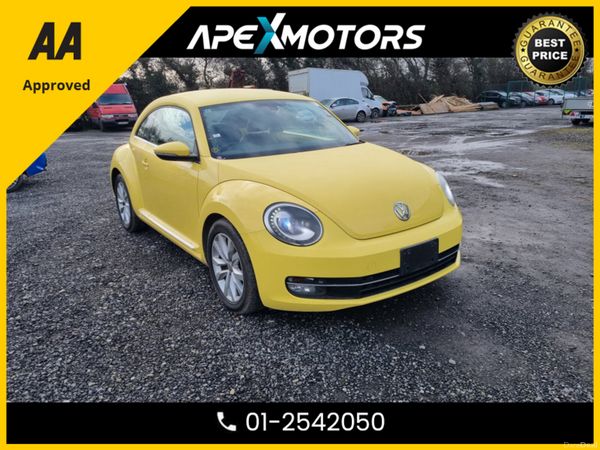 Volkswagen Beetle Hatchback, Petrol, 2014, Yellow