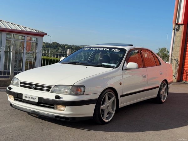 Toyota Carina Saloon, Petrol, 1993, White