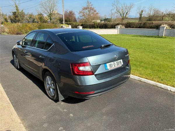 Skoda Octavia Saloon, Diesel, 2018, Grey